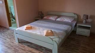 Загородные дома Rooms Dujeva Drago Риека-Црноевича Семейный номер с балконом-4